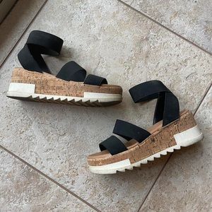 Steve Madden Black strappy sandals
